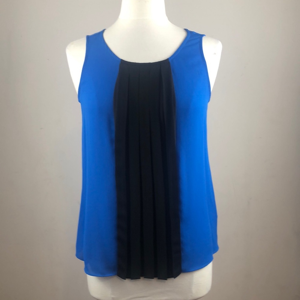 Apt 9 women’s royal blue and black sleeveless blouse. Size XS